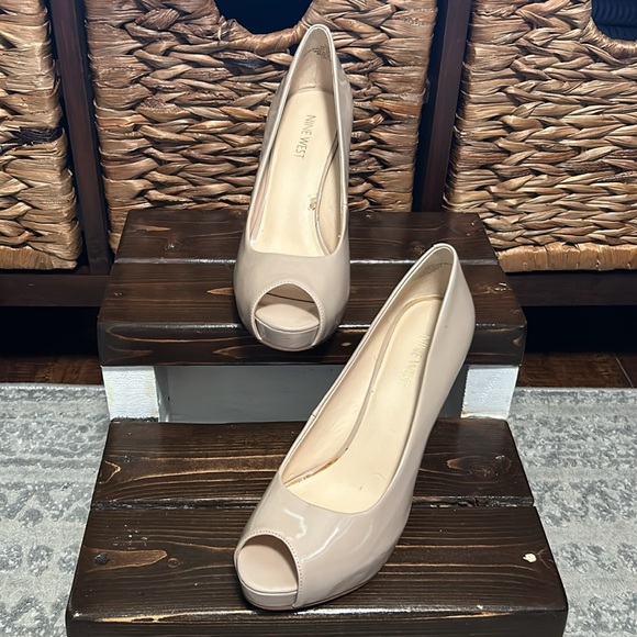 Nine West Patent Nude open toed heels - Picture 2 of 9